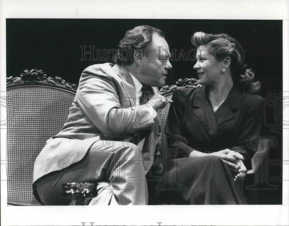 1990 Press Photo Jack Davidson and Annalee Jefferies in Dividing the Estate - Historic Images