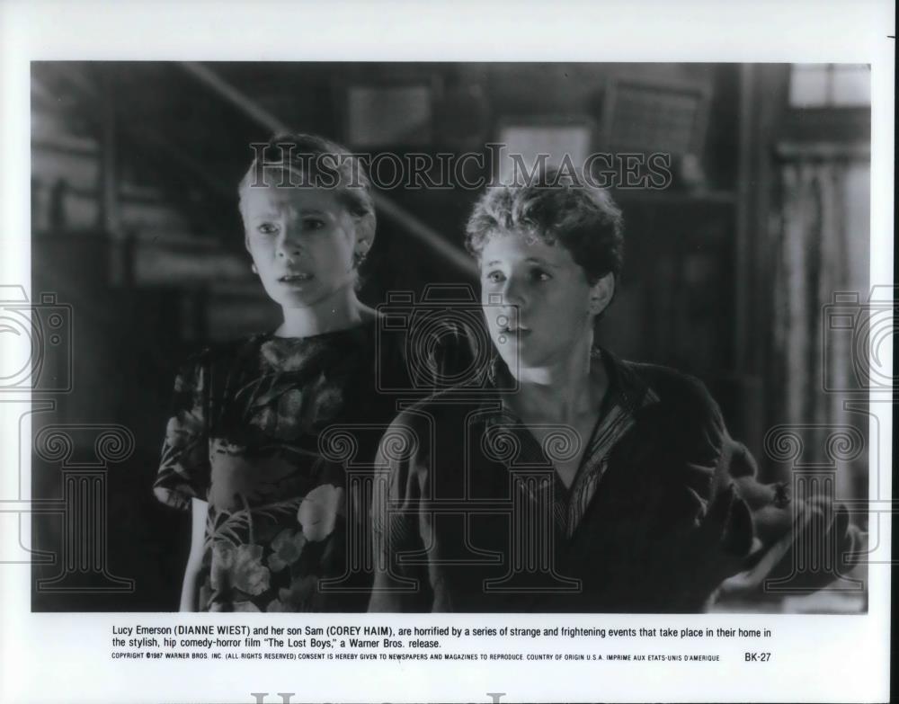 1990 Press Photo Corey Haimm, Dianne Wiest in The Lost Boys - cvp18524 - Historic Images
