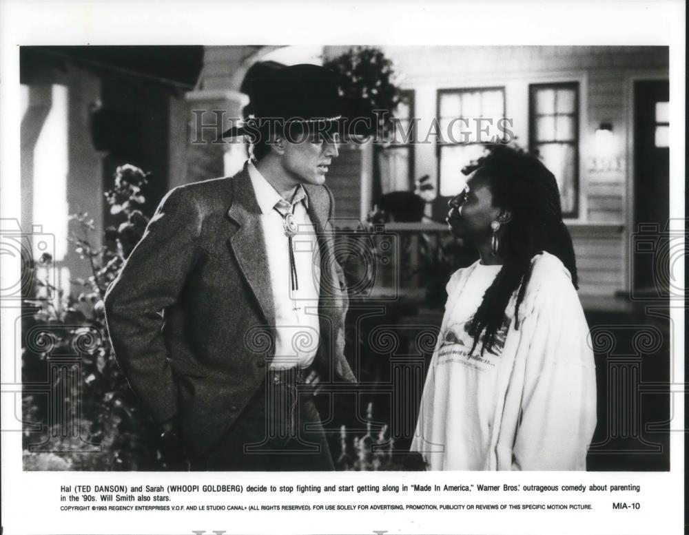 1994 Press Photo Ted Danson and Whoopi Goldberg in Made in America - cvp09495 - Historic Images