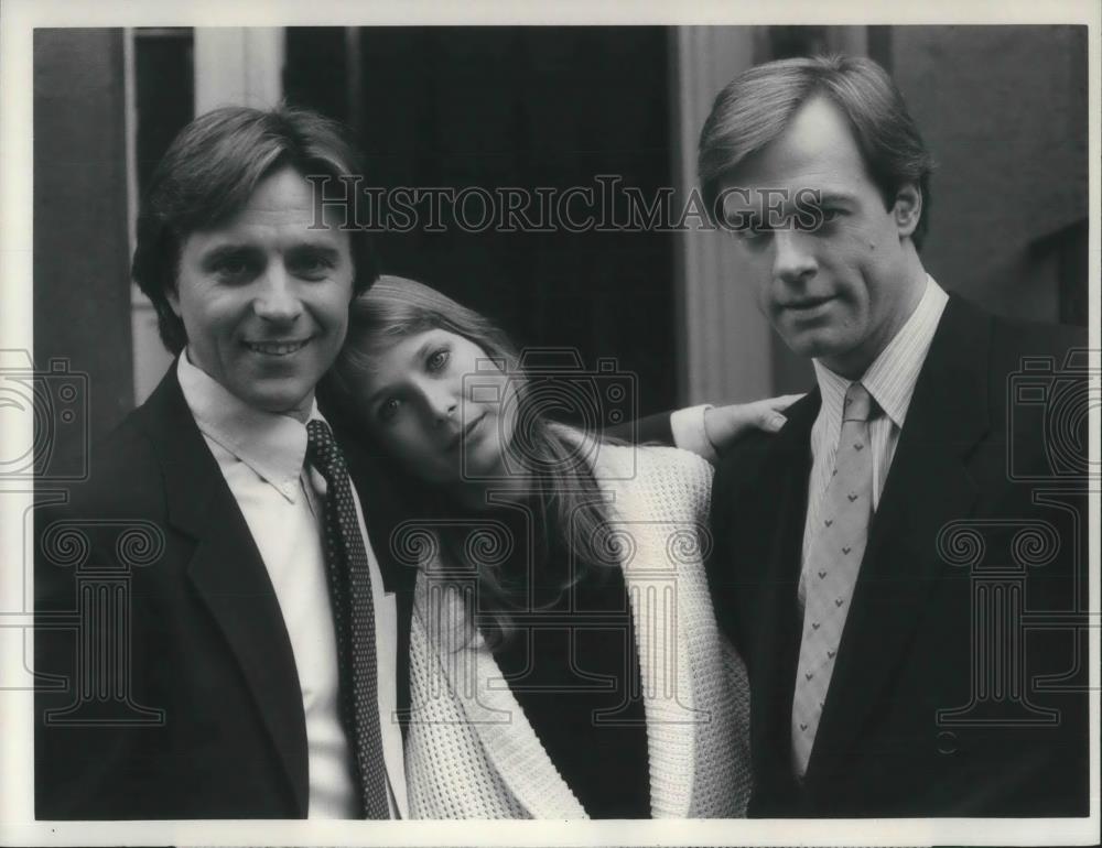 1984 Press Photo Joel Higgins Deborah Raffin and Stephen Collins in Threesome - Historic Images