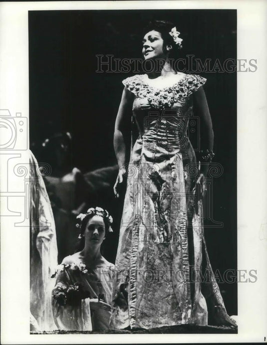 1977 Press Photo Fiorenza Cossotto of Metropolitan Opera - cvp02387 - Historic Images