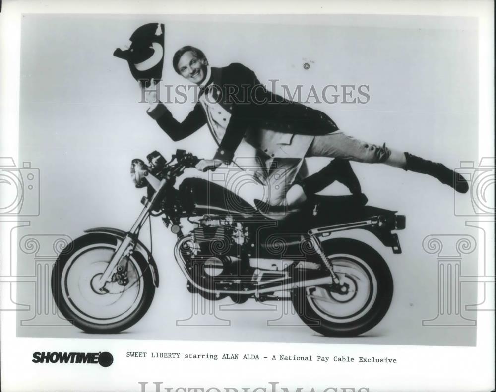 1987 Press Photo Alan Alda stars in Sweet Liberty - cvp10158 - Historic Images