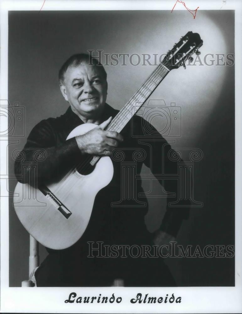 1990 Press Photo Laurindo Almeida Classical Jazz Guitarist Composer - cvp08616 - Historic Images