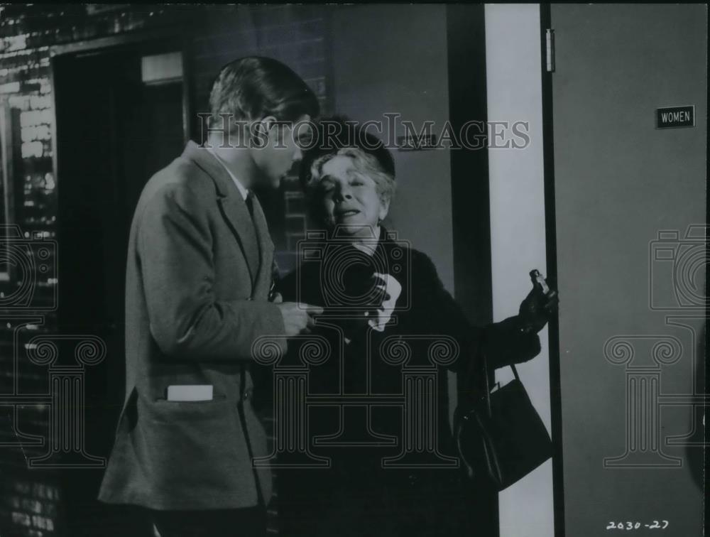 1970 Press Photo Helen Hayes and John Findlater star in Airport - cvp16776 - Historic Images