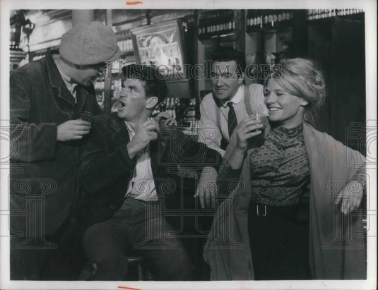 1967 Press Photo Rod Taylor and Julie Christie in Young Cassidy - cvp07630 - Historic Images