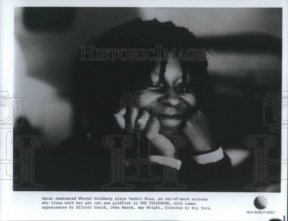 1988 Press Photo Whoopi Goldberg in The Telephone - cvp09481 - Historic Images