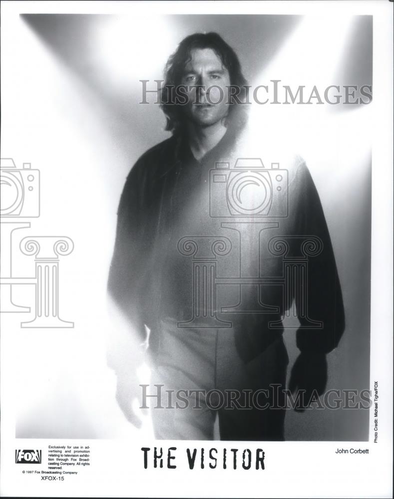 1997 Press Photo John Corbett in The Visitor - cvp10917 - Historic Images