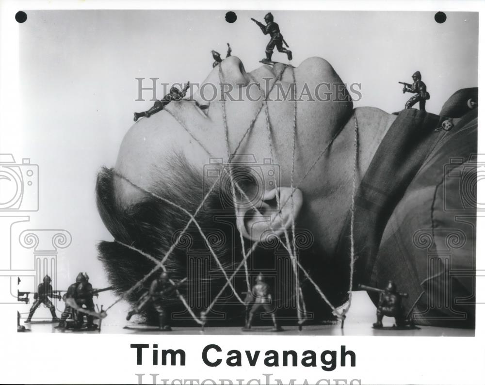 1997 Press Photo Tim Cavanagh Stand-Up Comedian Parody Musician - cvp07237 - Historic Images