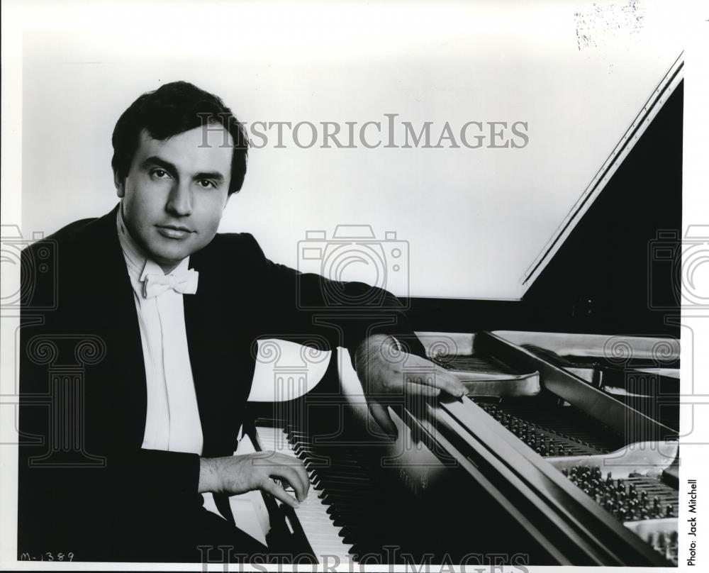 1988 Press Photo Yefim Bronfman Concert Pianist - cvp00724 - Historic Images