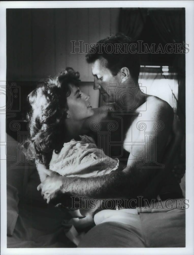 1983 Press Photo Rachel Ward & Bryan Brown in Thorn Birds - cvp11157 - Historic Images