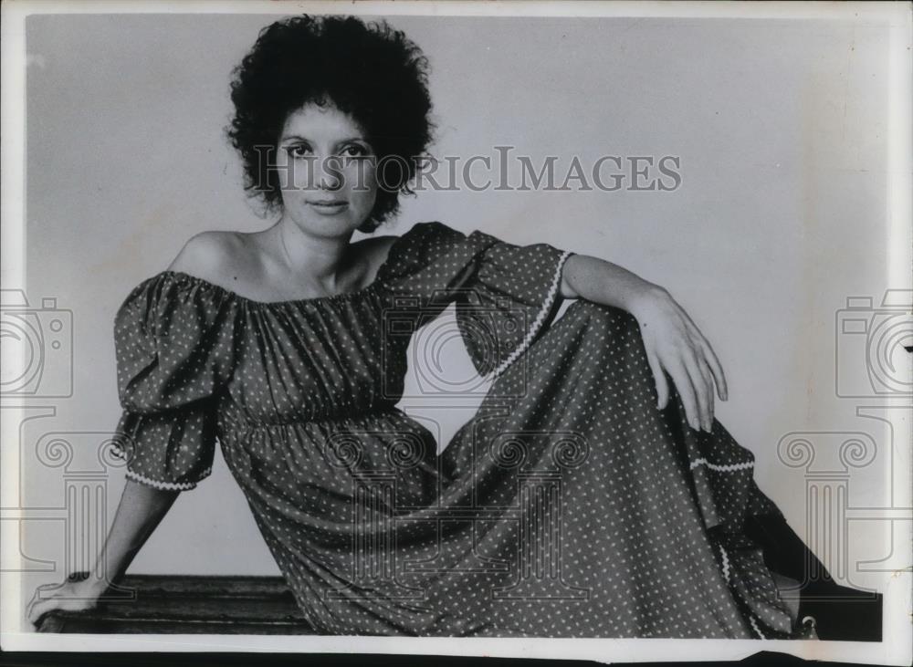 1972 Press Photo Carol Hall, longtime song writer and recent performer - Historic Images
