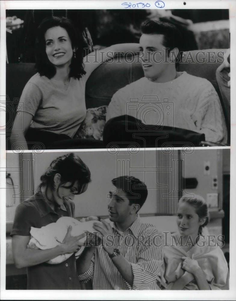 1997 Press Photo Jennifer Aniston, David Schwimmer, courtney cox, Noah in Friend - Historic Images
