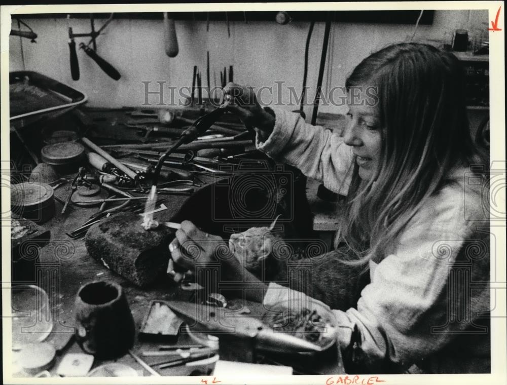 1980 Press Photo Honnelore Gabriel metal artist - cva13802 - Historic Images