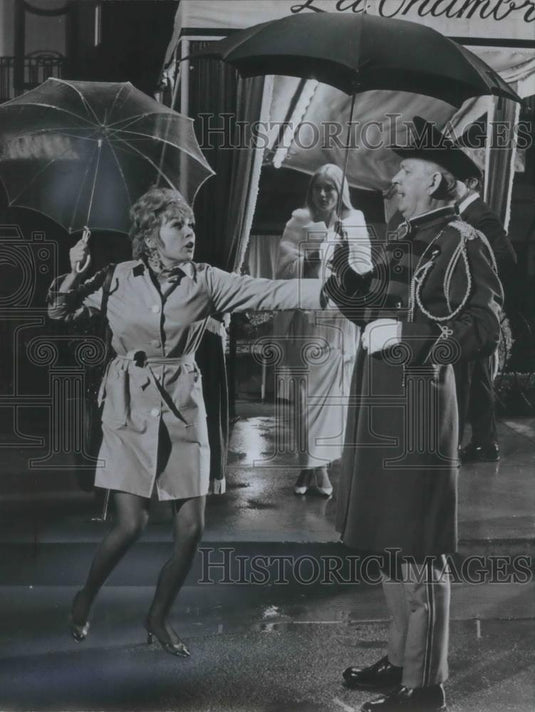 1969 Press Photo Shirley MacLaine and Robert Terry in Sweet Charity - cvp09667 - Historic Images