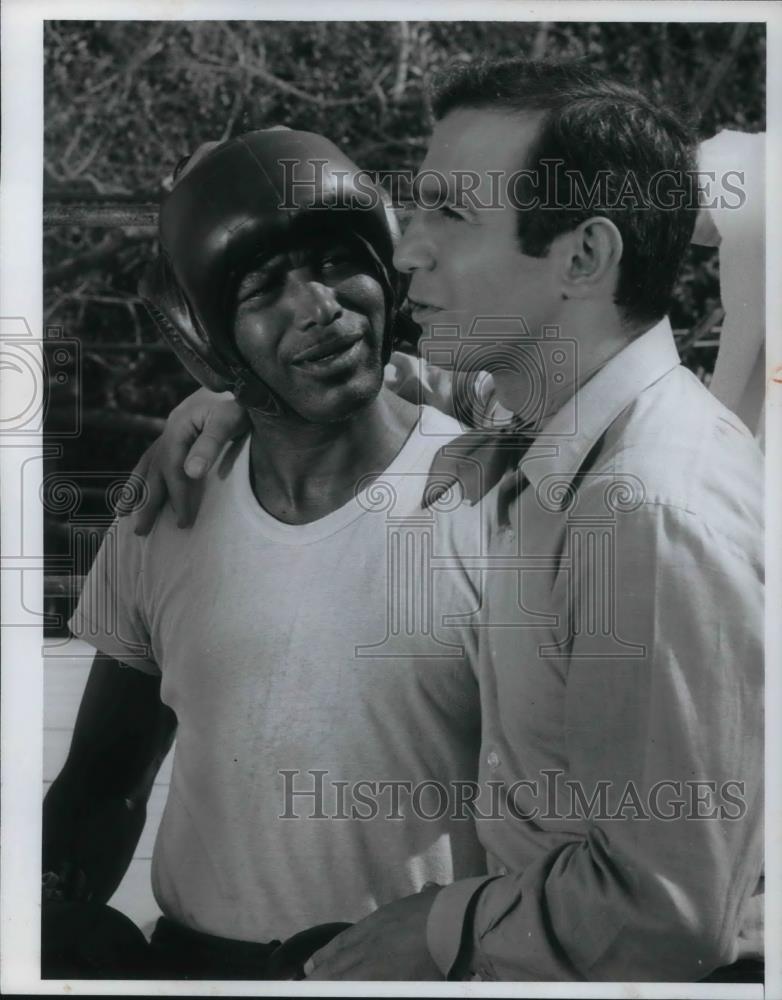1966 Press Photo Sugar Ray Robinson & Ben Gazzara - cvp12117 - Historic Images