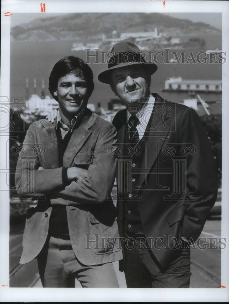 1976 Press Photo Richard Hatch &amp; Karl Malden in The Streets of San Francisco - Historic Images