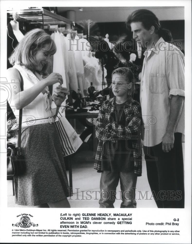 1994 Press Photo Macaulay Culkin & Ted Danson in Getting Even With Dad - Historic Images