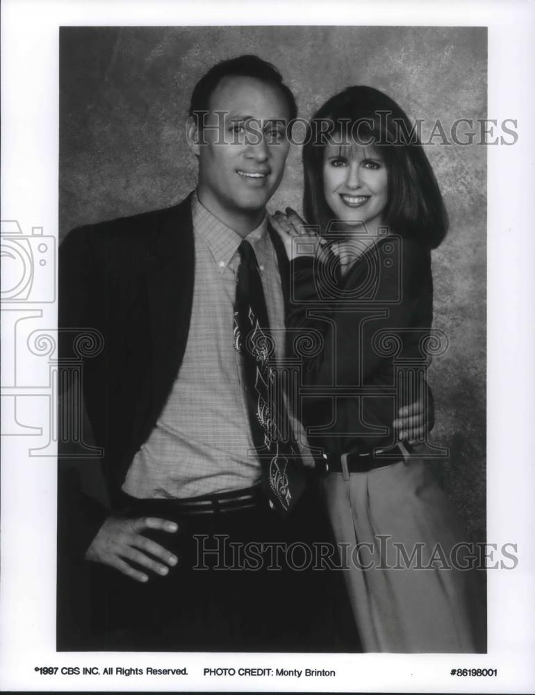 1997 Press Photo Pam Dawber &amp; Rick Reynolds in Life and Stuff - cvp06342 - Historic Images