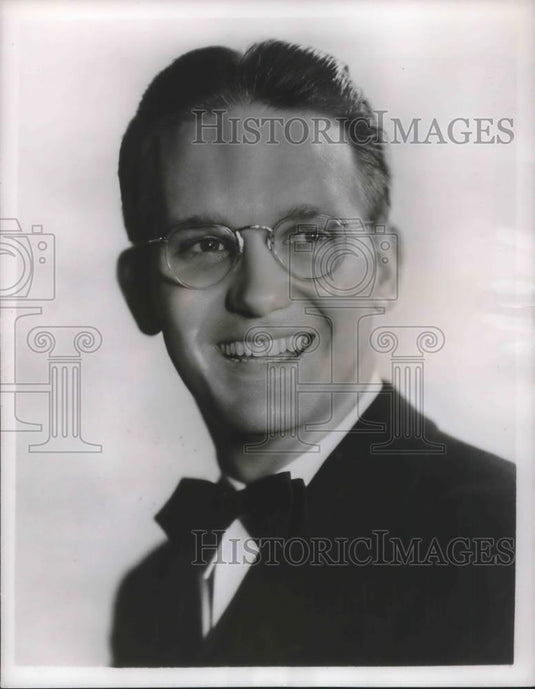 1947 Press Photo Chuck Acres Host of Hint Hunt - cvp07999 - Historic Images