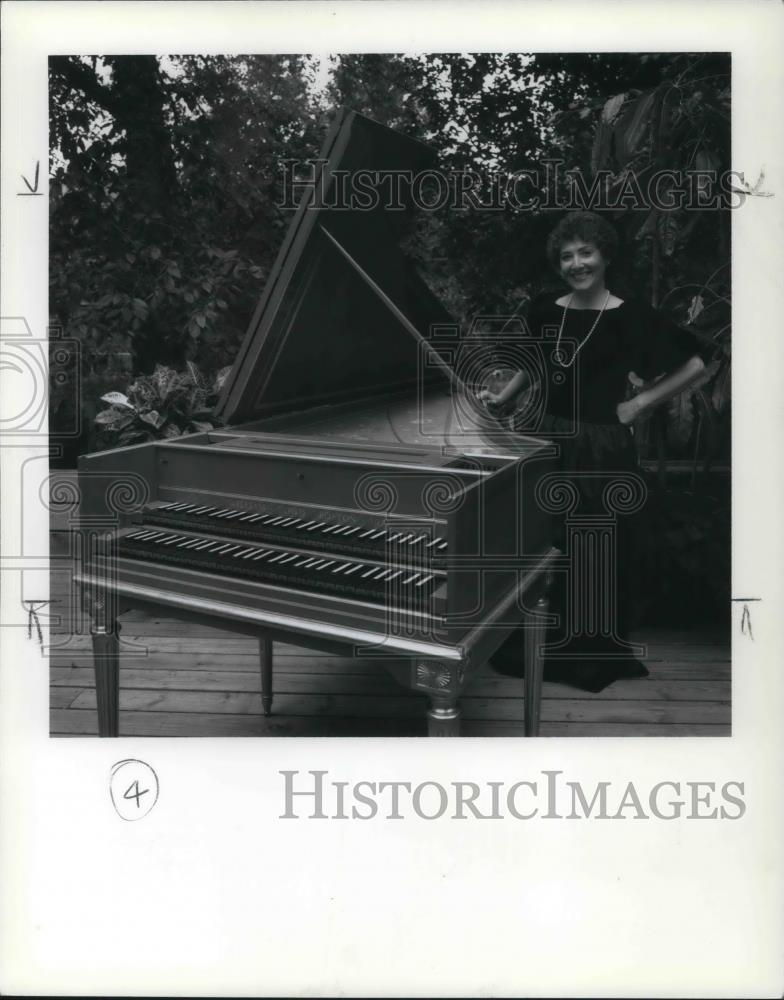 1983 Press Photo Lucille Gruber harpschordist - cvp17753 - Historic Images