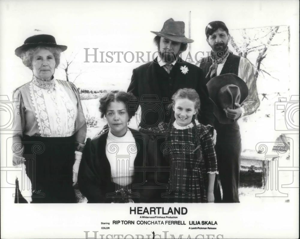 1982 Press Photo Rip Torn Conchata Ferrell and Lilia Skala in Heartland - Historic Images