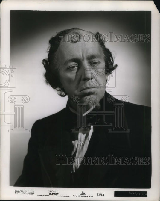 1951 Press Photo Alex Guinness in The Mudlark - cvp17708 - Historic Images