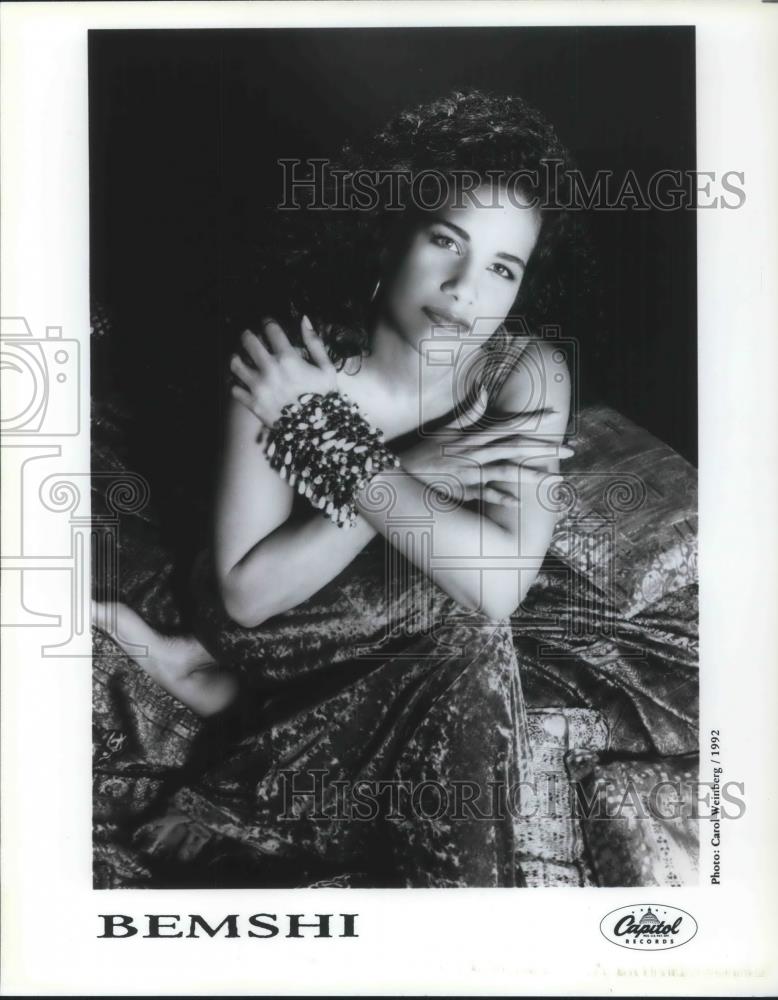 1992 Press Photo Bemshi Singer - cvp05342 - Historic Images