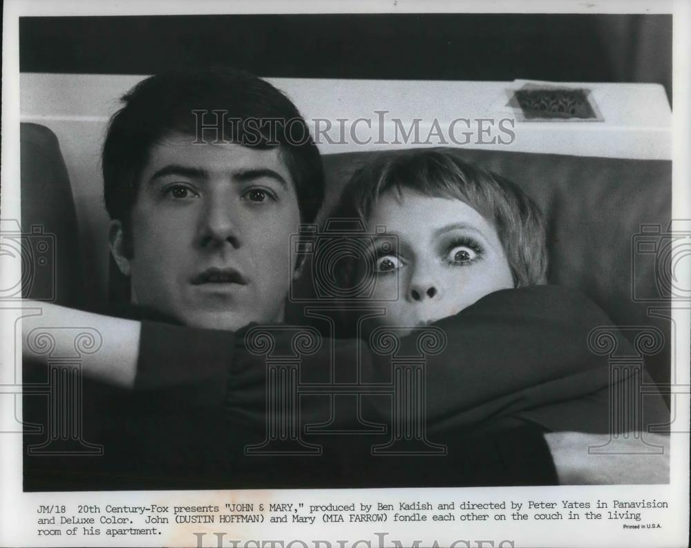 1970 Press Photo Dustin Hoffman &amp; Mia Farrow in John &amp; Mary - cvp15148 - Historic Images