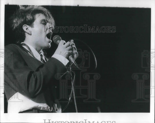 1983 Press Photo Tom Bailey New Wave Singer Songwriter of the Thompson Twins - Historic Images