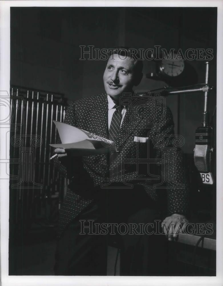 1955 Press Photo Andre Baruch CBS Radio Commentator Announcer - cvp05521 - Historic Images