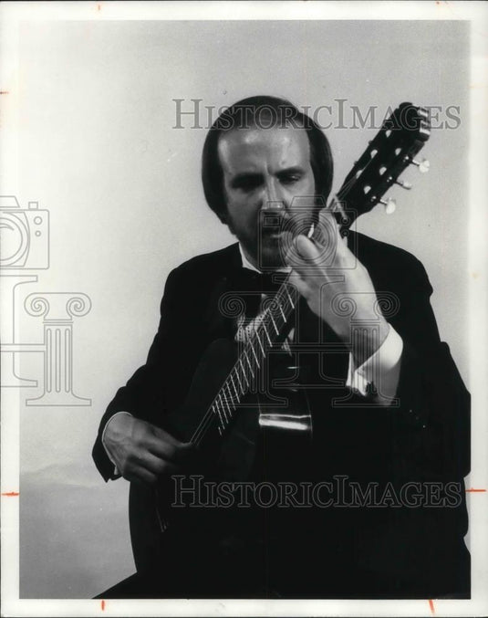 1977 Press Photo George Gecik Guitarist - cvp12202 - Historic Images