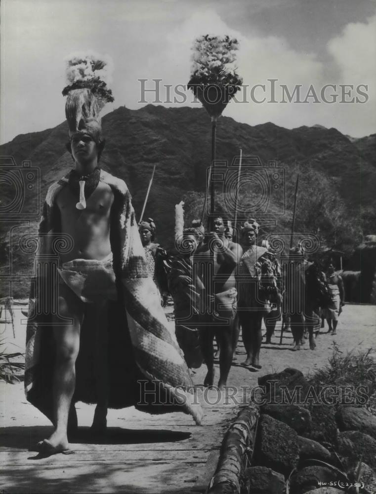 1967 Press Photo Claus Von Sydow & Julie Andrews in Hawaii - cvp10635 - Historic Images