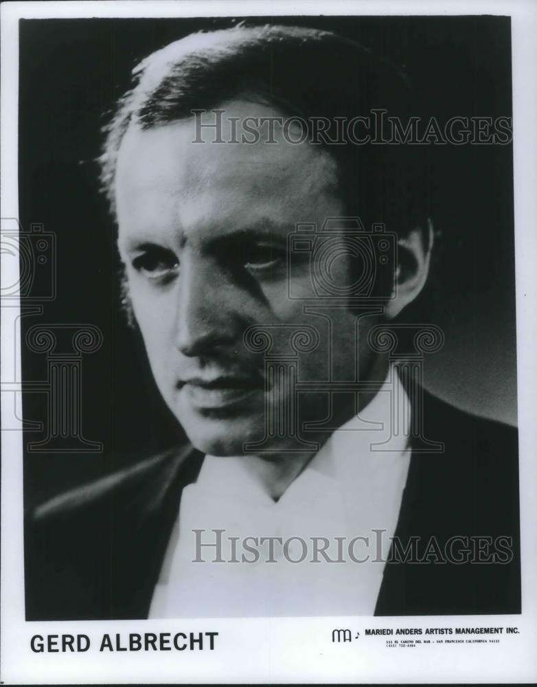 1988 Press Photo Gerd Albrecht German Conductor - cvp14091 - Historic Images