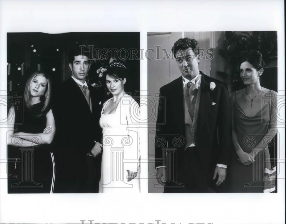 Press Photo Friends - cvp18338 - Historic Images