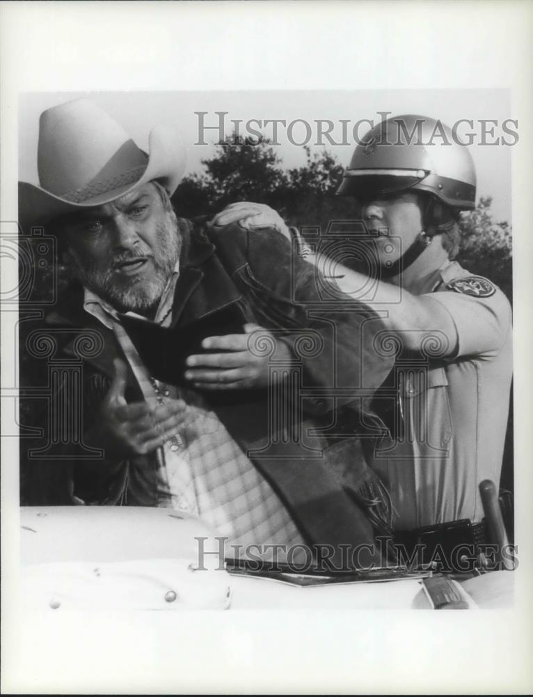 1981 Press Photo Larry Wilcox & Noble Willingham in CHiPs - cvp09866 - Historic Images