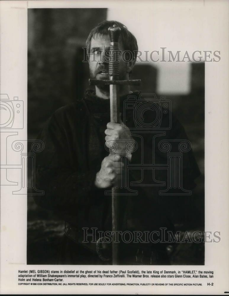 1991 Press Photo Hamlet stares at the ghost of his dead father in HAMLET - Historic Images