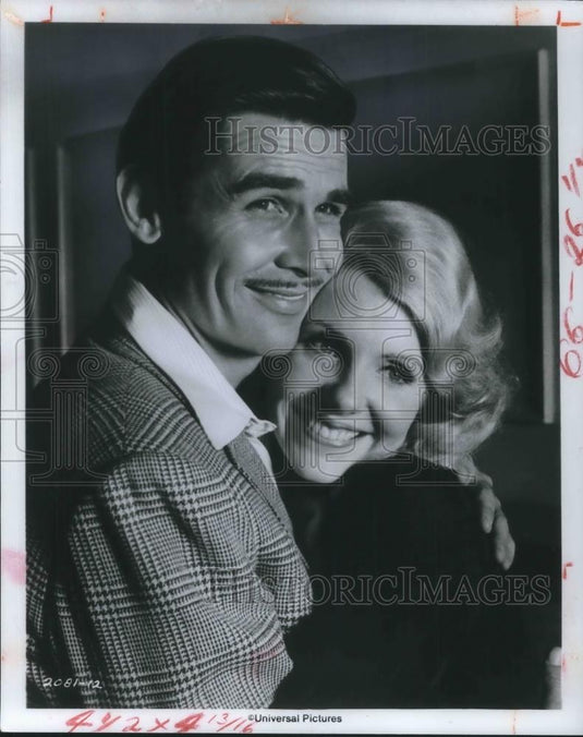 1976 Press Photo James Brolin & Jill Clayburgh in Gable & Lombard - cvp07834 - Historic Images