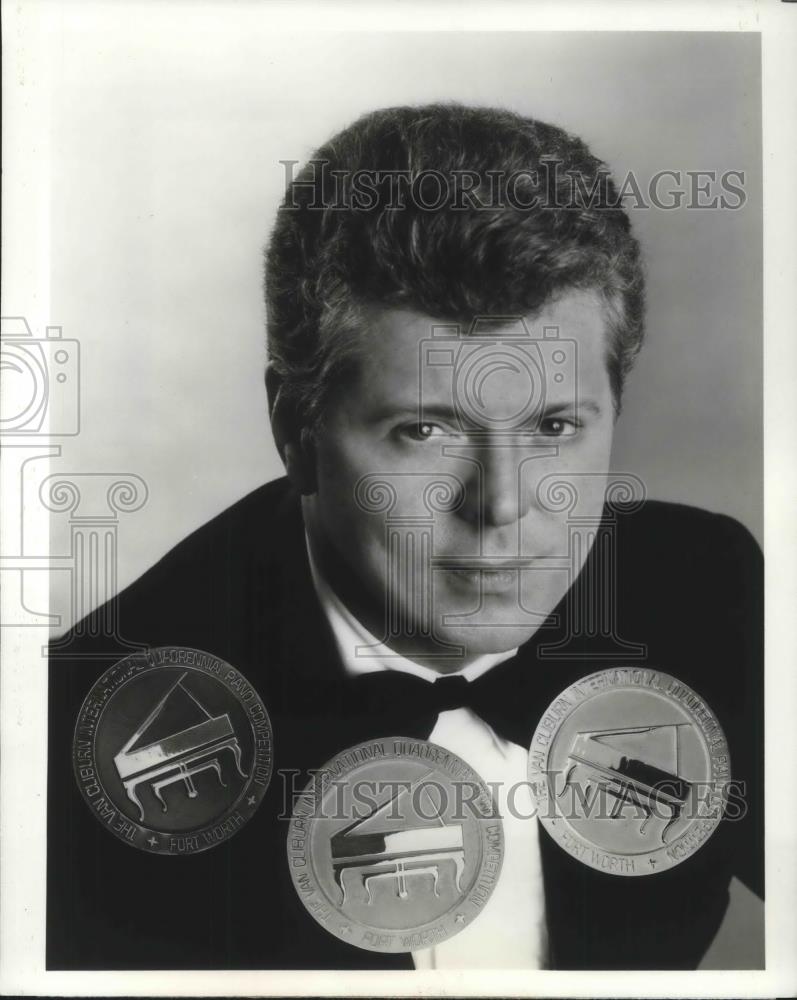 1985 Press Photo Van Cliburn Pianist - cvp05379 - Historic Images