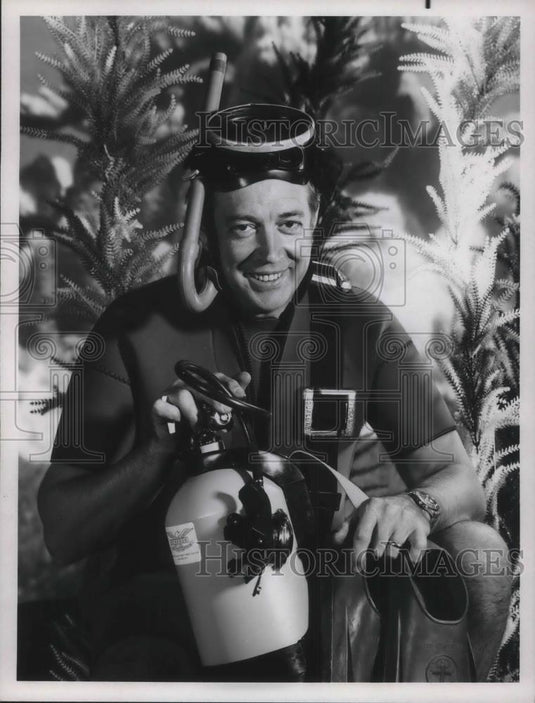 1971 Press Photo Hugh Downs American Broadcaster - cvp04493 - Historic Images