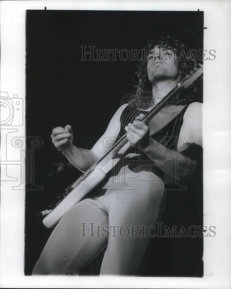 1982 Press Photo Carl Dixon Singer Guitarist of Coney Hatch Band - cvp03161 - Historic Images