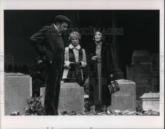 Press Photo Nanette Fabres & Eugene Troobnicj in The Cemetery Club - cvp11703 - Historic Images