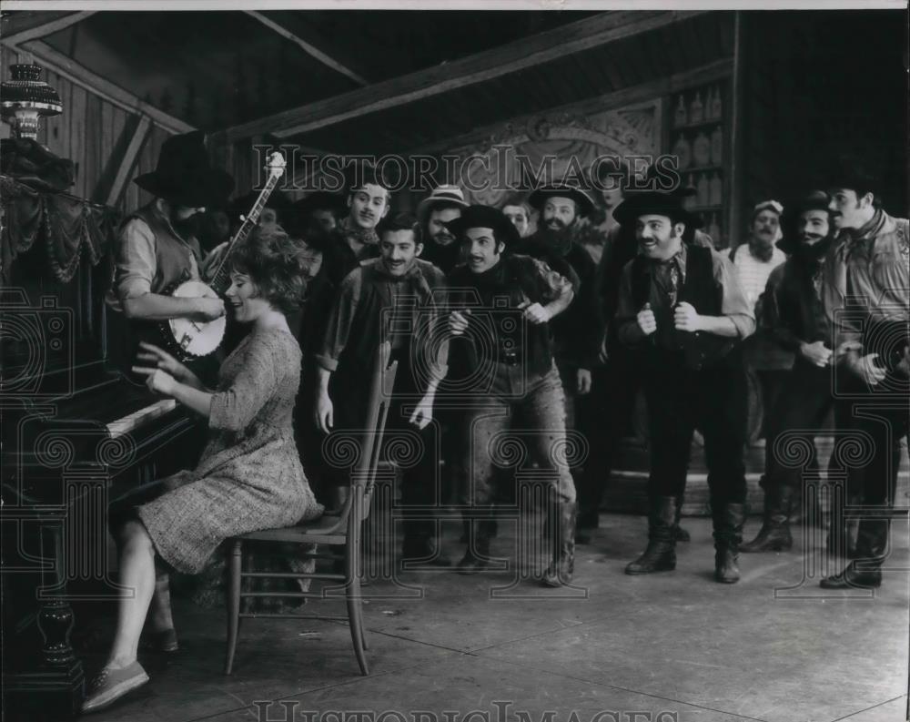 1962 Press Photo Tammy Grimes in a scene from The Unsinkable Molly Brown - Historic Images