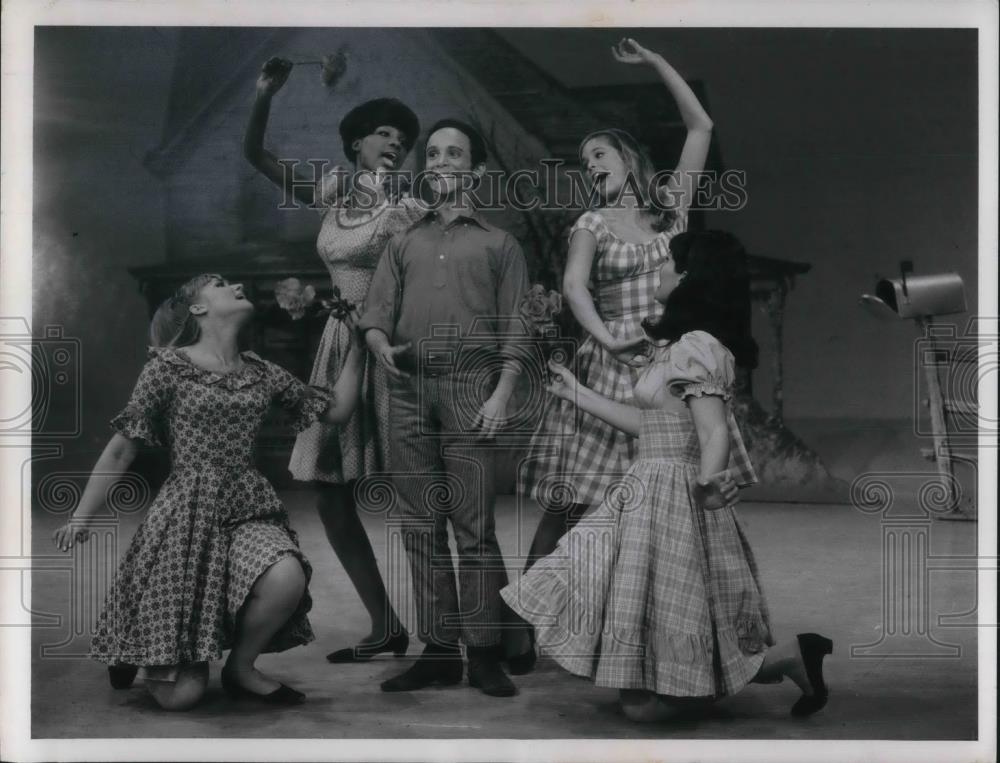 1967 Press Photo Joel Grey in Doodletown - cvp17918 - Historic Images
