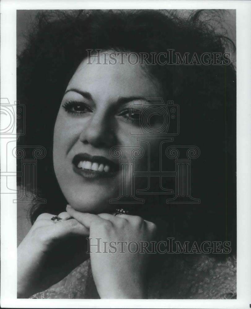 1987 Press Photo Rosario Andrade Operatic Soprano Metropolitan Opera Singer - Historic Images