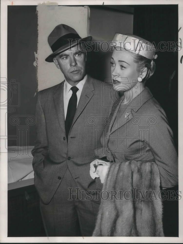 1957 Press Photo Warner Anderson and Anna Lee on The Lineup - cvp08709 - Historic Images