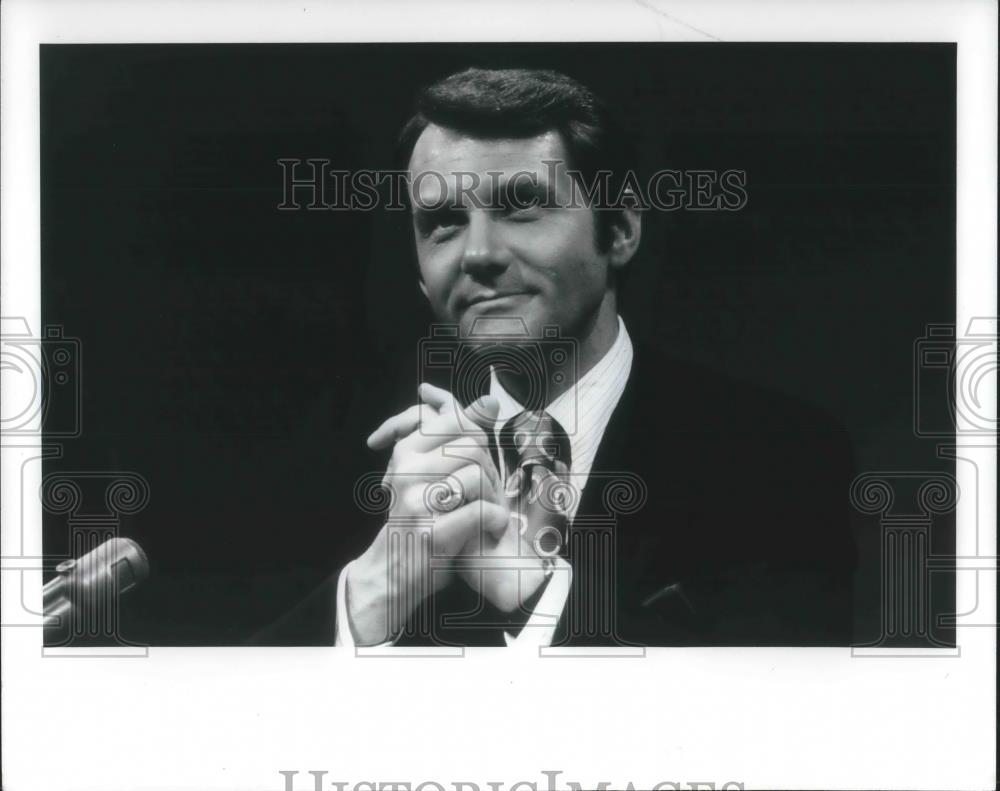 1972 Press Photo Bill Beutel Television Reporter Journalist Anchor CBS News - Historic Images