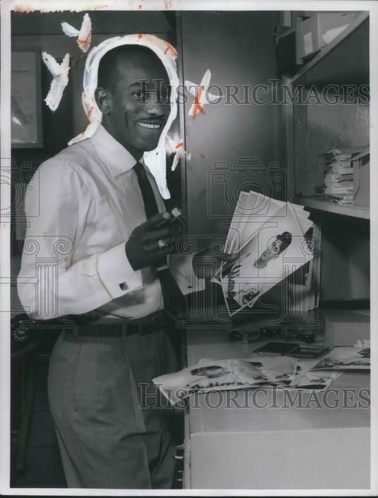 1952 Press Photo Harrison Dillard Olympic Track and Field Hurdler Sprinter - Historic Images