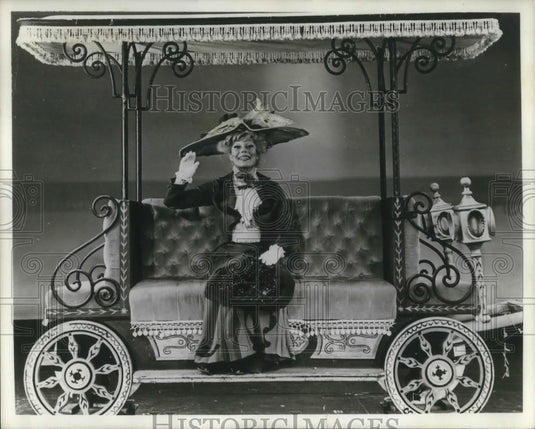 1964 Press Photo Carol Channing stars in Hello Dolly - cvp07616 - Historic Images