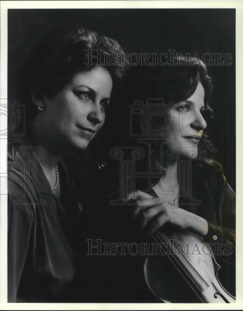 1987 Press Photo Deborah Berman Pianist Kathleen Winteler Violinist - cvp02577 - Historic Images