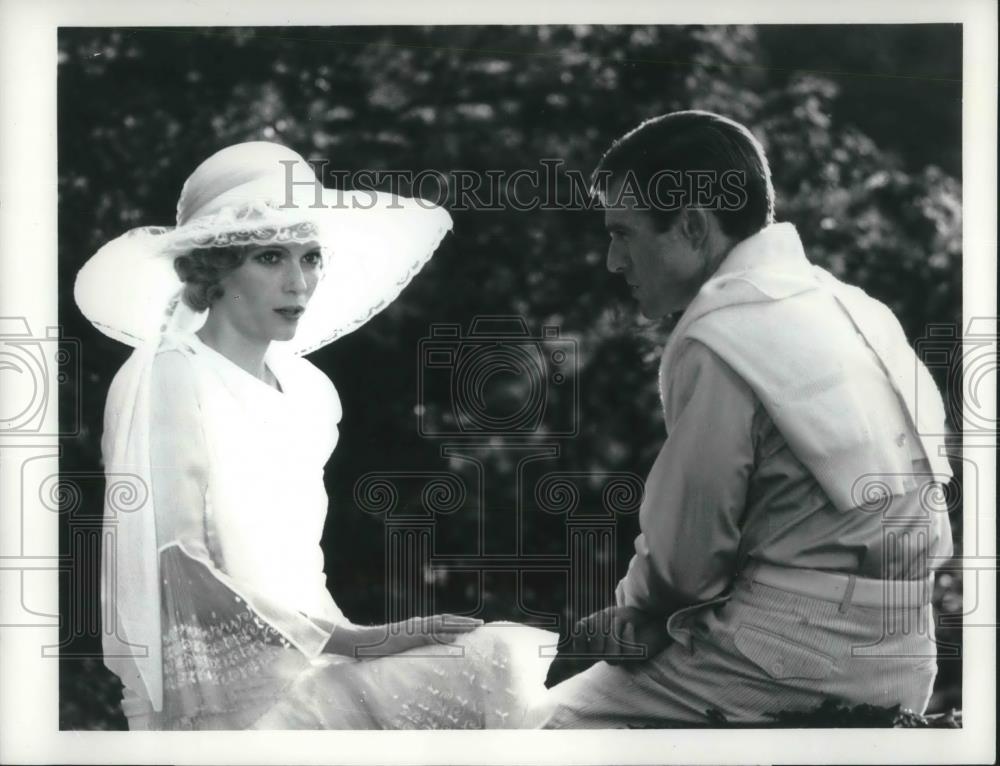 1975 Press Photo Robert Redford & Mia Farrow in The Great Gatsby - cvp10274 - Historic Images